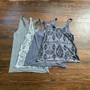 Women’s tank top bundle
